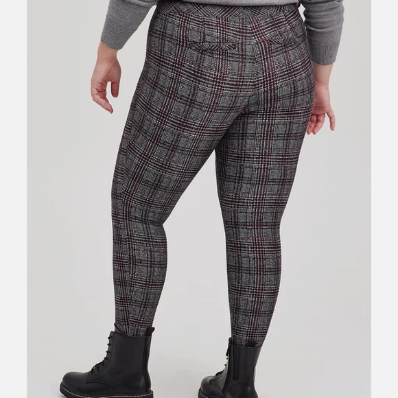 Torrid 1X (Reg) Pocket Pixie Skinny Studio Luxe Ponte Pant Herringbone Red Grey - Picture 2 of 8